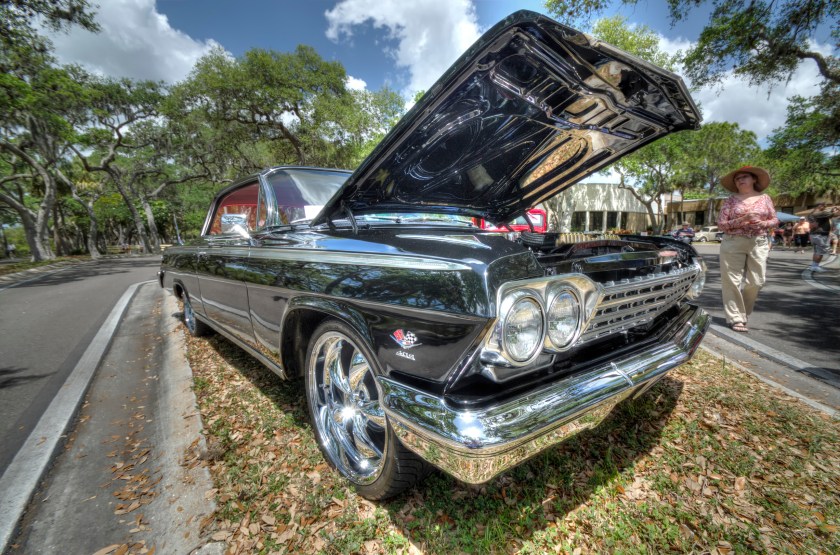 HDR Cars 2013, Lady in a Hat